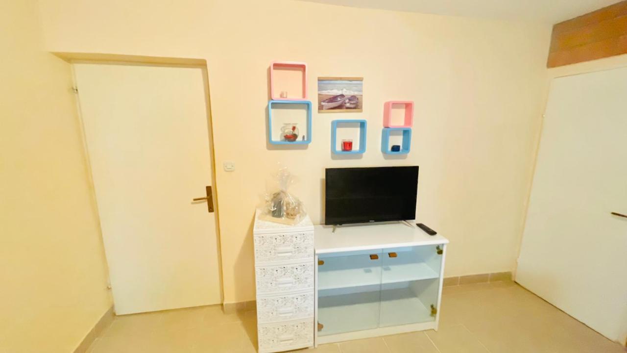 Colorful And Happy Apartment Sukosan - With Parking エクステリア 写真