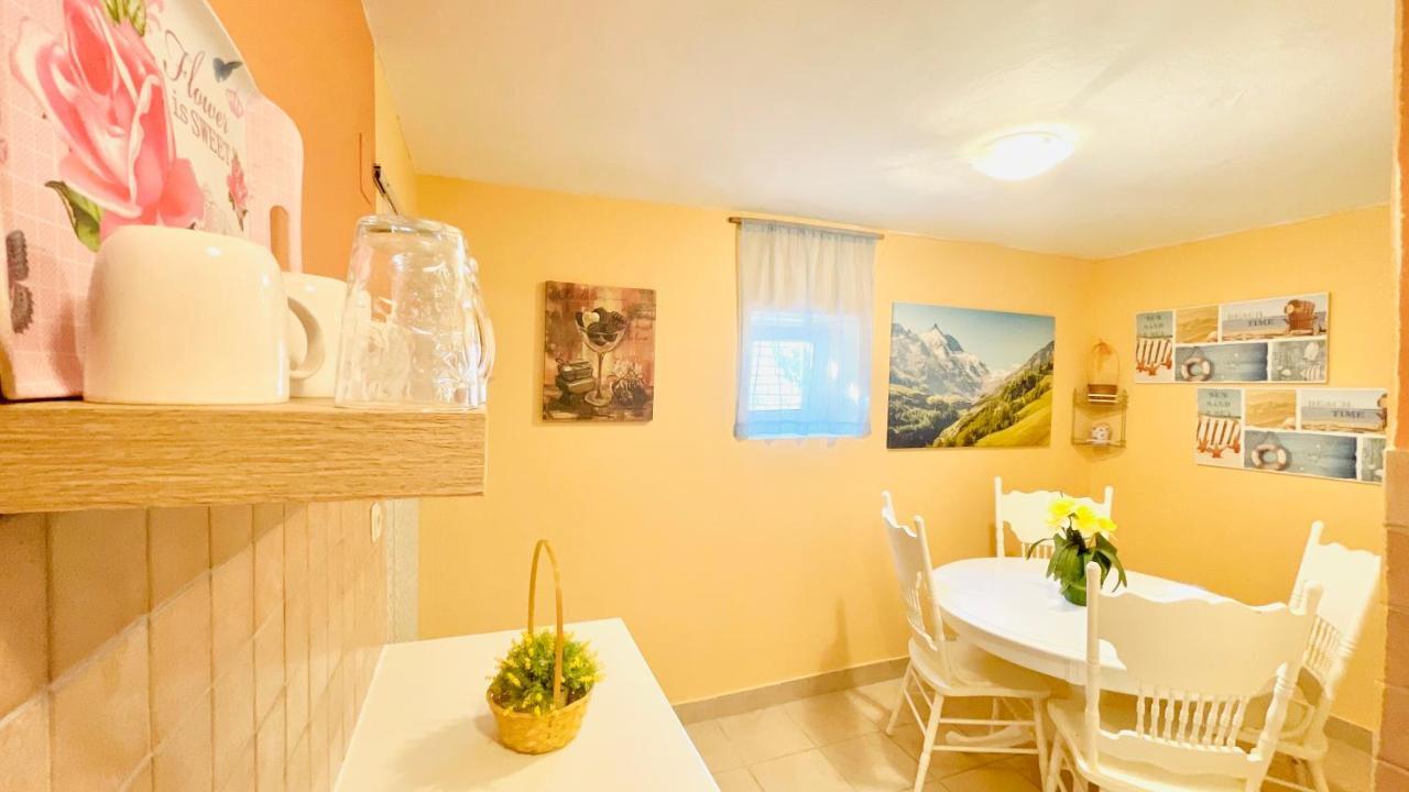 Colorful And Happy Apartment Sukosan - With Parking エクステリア 写真